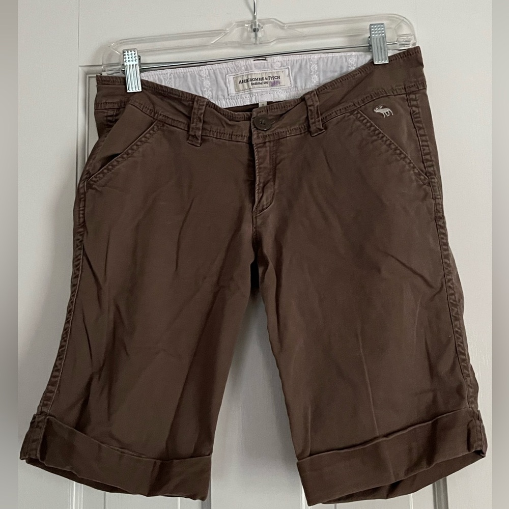 Abercrombie & Fitch vintage cotton brown shorts with 2% stretch-gently loved! 💕